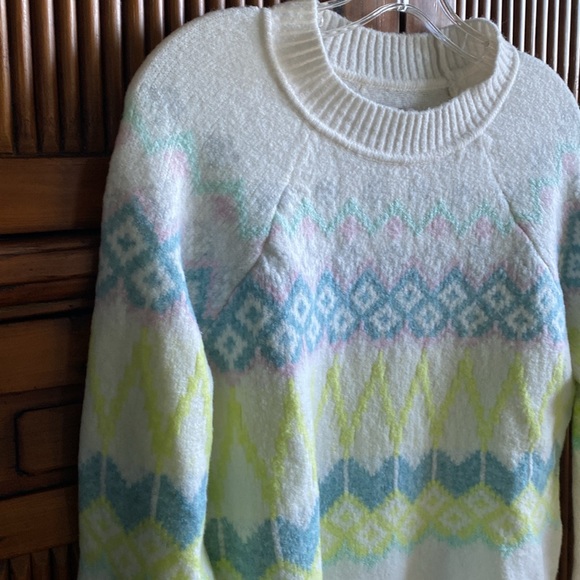 Loft Fair Isle Raglan Sweater - Picture 4 of 12
